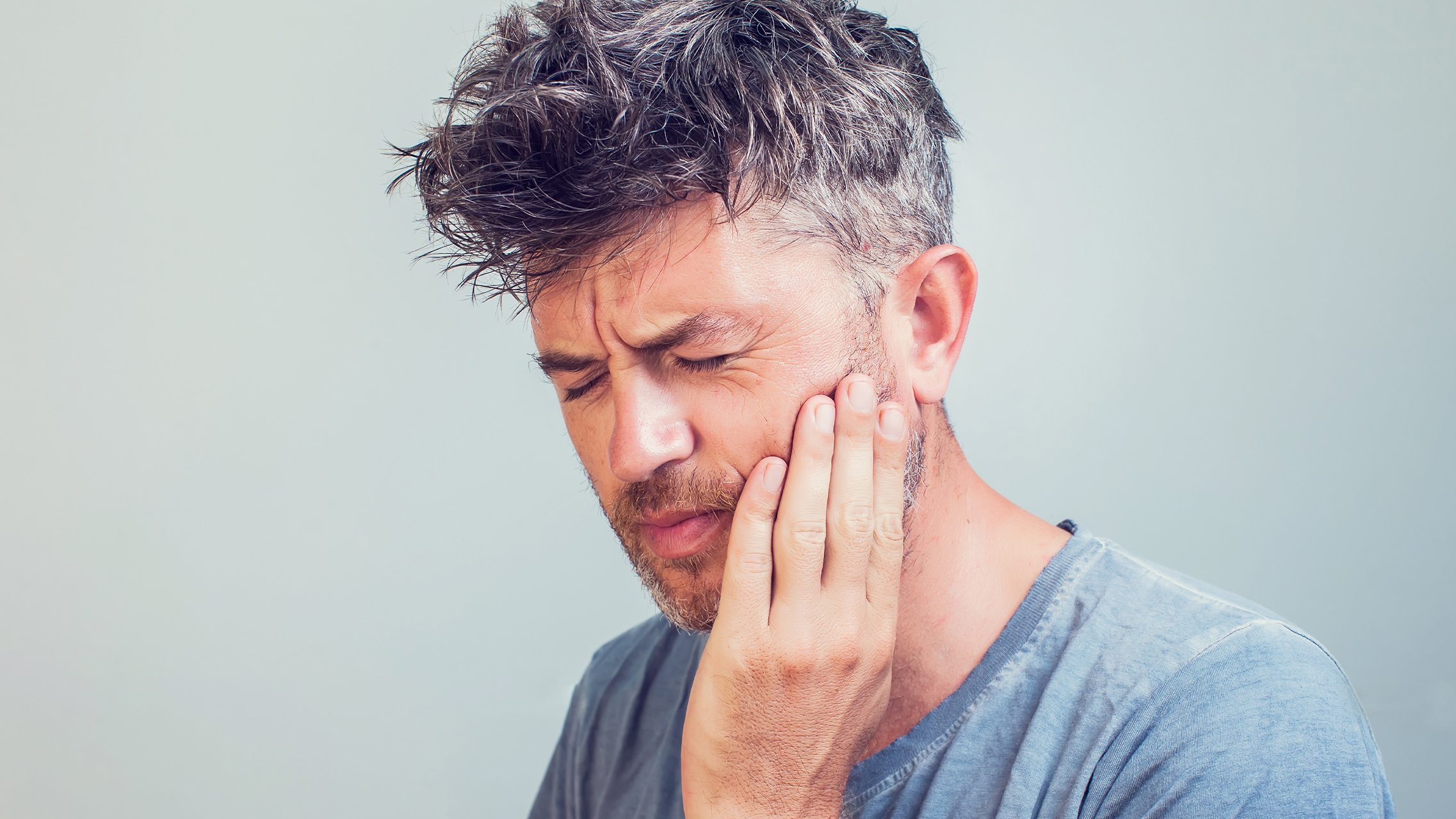 Zahnschmerzen – diese Hausmittel wirken schmerzlindernd